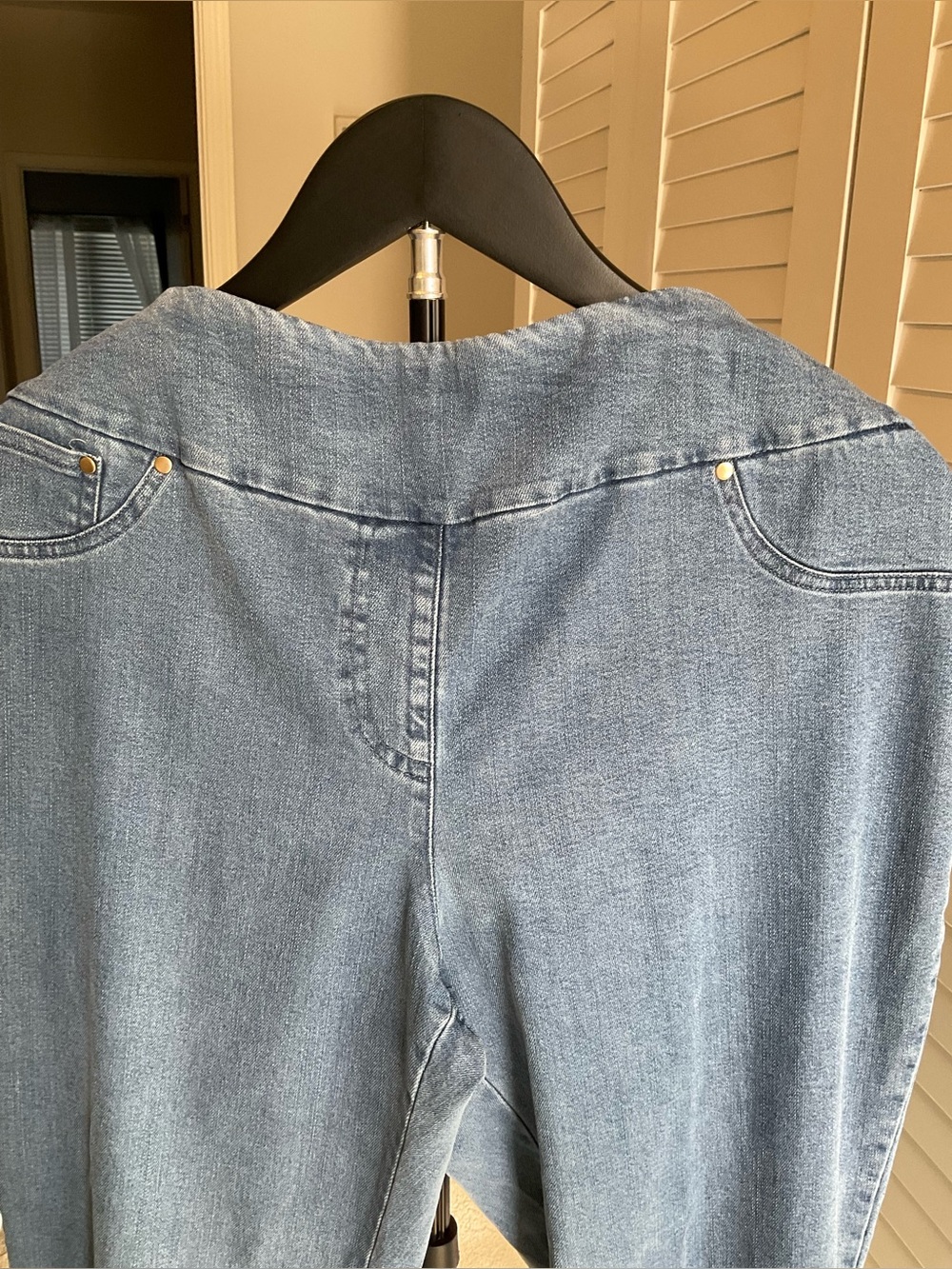 Ruby Rd. Light Blue Embroidered Cropped Jeans SHIPS NOW NEW! - Picture 7 of 9